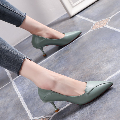 Stílusos női cipő műbőrből, vékony sarkú - hegyes modell