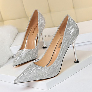 Elegantne ženske cipele na špic s petom od 10 cm ili 7 cm