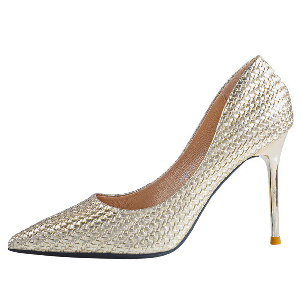 Stílusos női cipő vékony sarkú - hegyes modell három színben