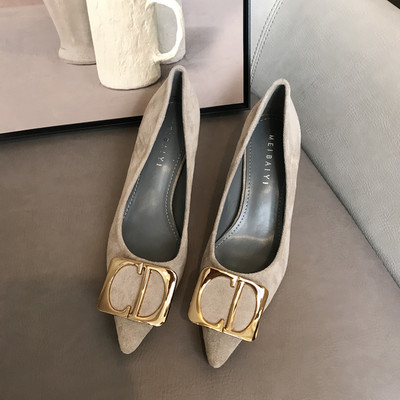 Novi model jesenskih cipela od eko brušene kože sa metalnim ukrasom