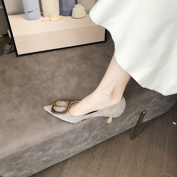 Novi model jesenskih cipela od eko brušene kože sa metalnim ukrasom