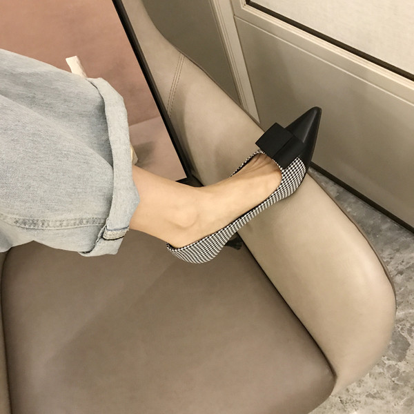 Textilből és öko bőrből készült női cipők - két modell