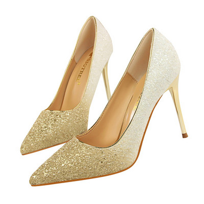 Fényes női cipő brokáttal és magassarkúval, két modellben