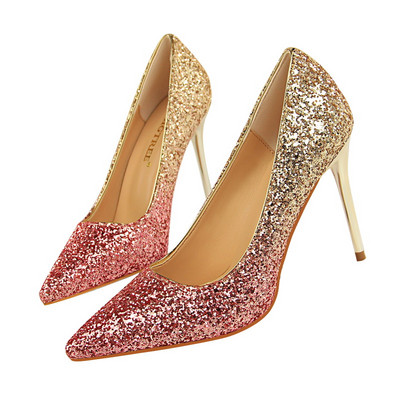 Fényes női cipő brokáttal és magassarkúval, két modellben
