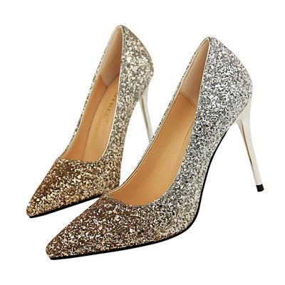 Fényes női cipő brokáttal és magassarkúval, két modellben