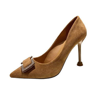 Öko velúrból készült női cipő, vékony 9 cm-es sarokkal