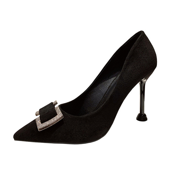 Öko velúrból készült női cipő, vékony 9 cm-es sarokkal