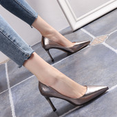 Eko bőrből készült stílusos női cipő magassarkúval - hegyes modell