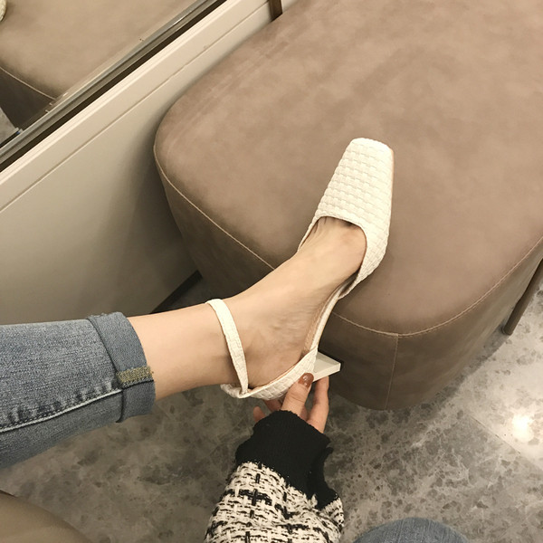 Női alkalmi cipő eco-bőr pántos rögzítéssel