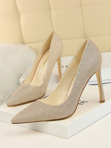Stílusos női cipő fényes részecskékkel - hegyes modell