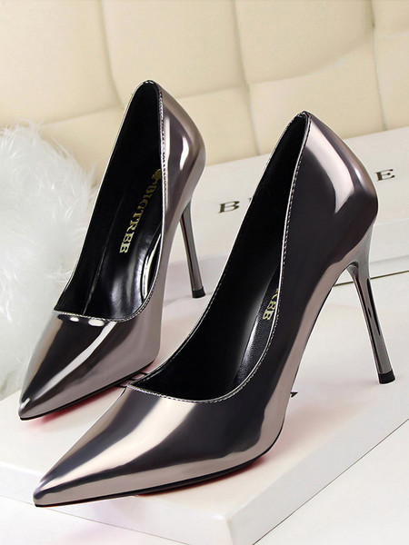 Stílusos női cipő vékony sarkú - hegyes modell