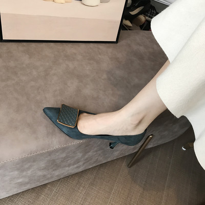 Női alkalmi cipő öko velúrból, fém díszítéssel