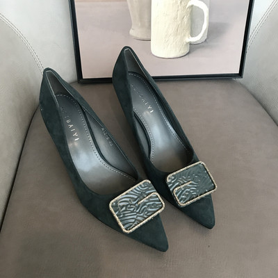 Női alkalmi cipő öko velúrból, fém díszítéssel