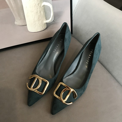 Női alkalmi cipő öko velúrból, fém díszítéssel