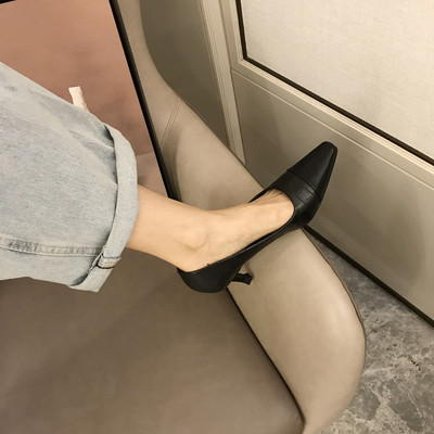 Közepes sarkú női bőrcipő