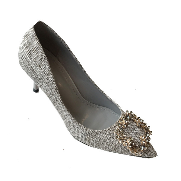 Modern női cipő szalaggal és kövekkel - hegyes modell