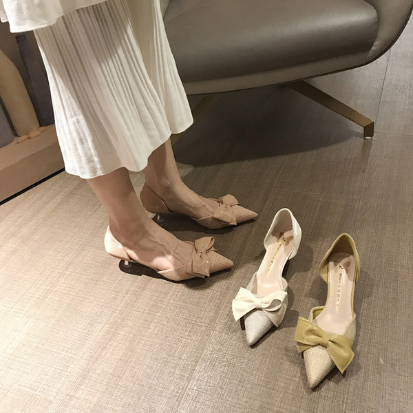 Modern női hegyes cipő szalaggal és sarokmagasság 5,5 cm