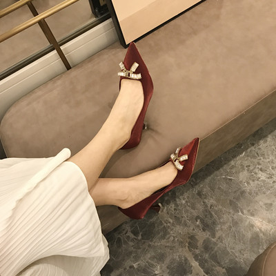 Női velúr cipő sarkú - különböző modellek