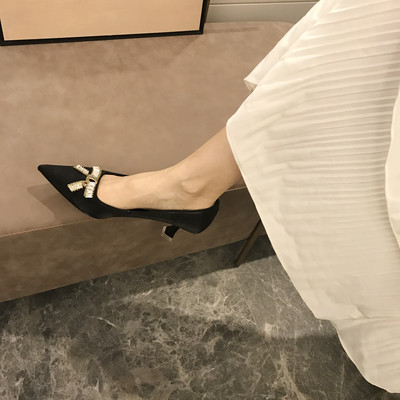 Női velúr cipő sarkú - különböző modellek