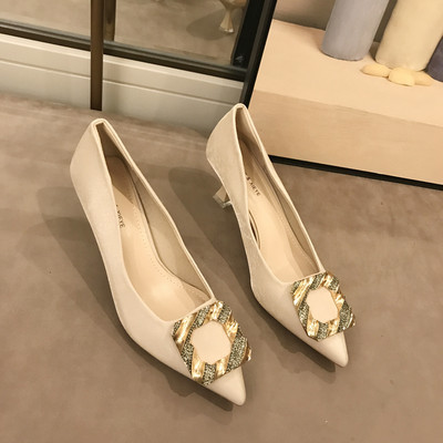 Női velúr cipő sarkú - különböző modellek