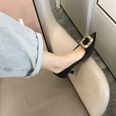 Női velúr cipő sarkú - különböző modellek