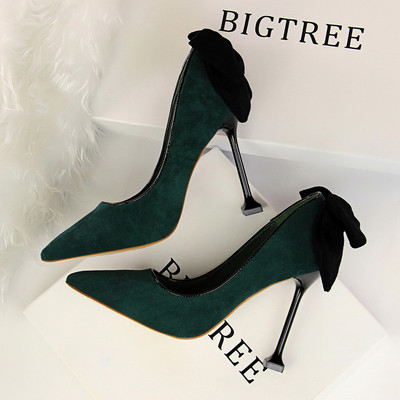 Modern női cipők magassarkúval és szalaggal, két modellben