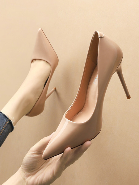 Hegyes modell női lakkcipő 10 cm-es sarokkal