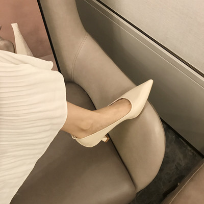 Női alkalmi cipő közepes sarkú - különböző modellek