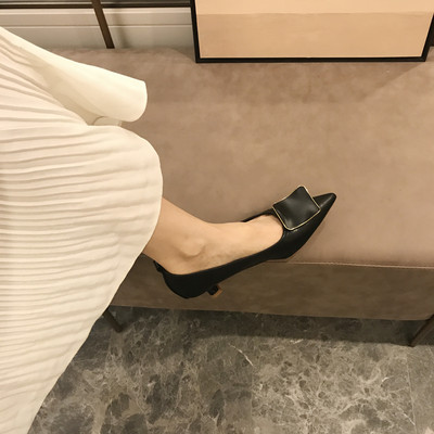 Női alkalmi cipő közepes sarkú - különböző modellek