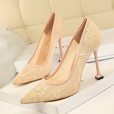 Női csipkecipő vékony 10 cm-es sarokkal