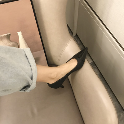 Sarkú női cipő új modellje - hegyes modell