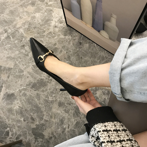 Γυναικεία παπούτσια από οικολογικό δέρμα με τακούνι 6 cm