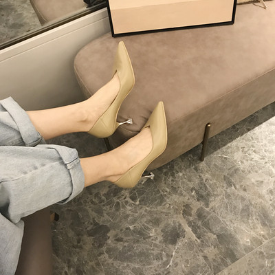 Bőr női hegyes cipő új modellje több színben