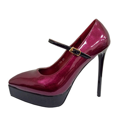 Vékony sarkú, pántos női cipő