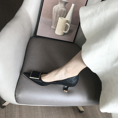 Női alkalmi cipő közepes sarkú több modell