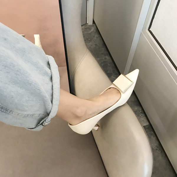 Női alkalmi cipő közepes sarkú több modell