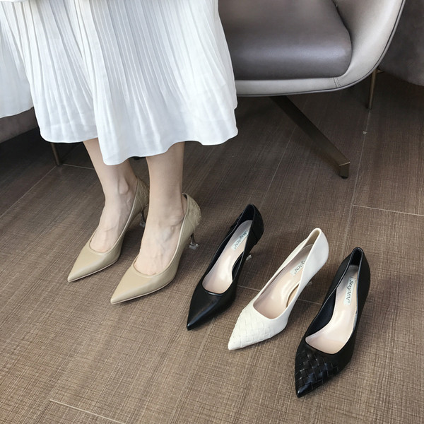 Sarkú női bőrcipő új modellje - hegyes modell