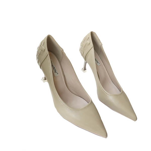 Sarkú női bőrcipő új modellje - hegyes modell