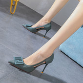 Stílusos női cipő vékony sarkú hegyes modellel, három színben