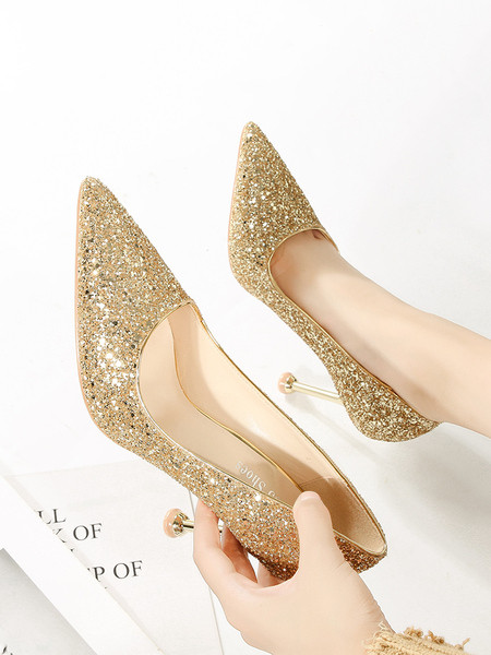 Női cipő fényes részecskékkel és 9 cm-es sarokkal