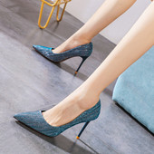 Stílusos női cipő hegyes modell vékony sarokkal, két színben