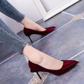 Női hegyes cipő magas sarkú és szatén