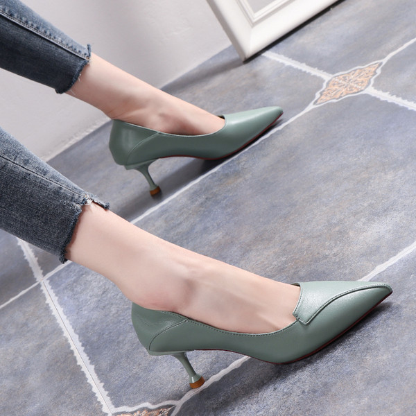 Modern női bőr cipő 5,5 cm sarokkal