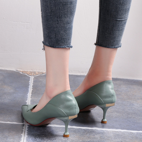 Modern női bőr cipő 5,5 cm sarokkal