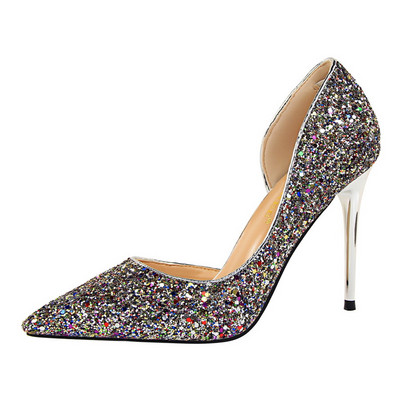 Vékony sarkú, fényes női cipő két modellben