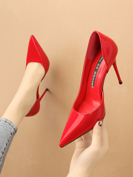 Špic model ženskih cipela od umjetne kože s tankom petom