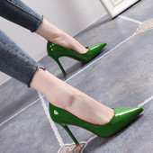 Lakkbőr női magassarkú cipő