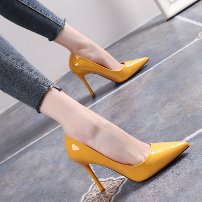 Lakkbőr női magassarkú cipő