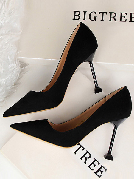 Κλασικό μοντέλο γυναικεία παπούτσια με τακούνι