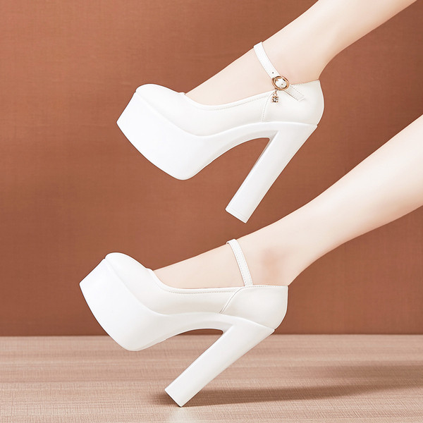 Női cipő lekerekített modell 15 cm magas sarokkal